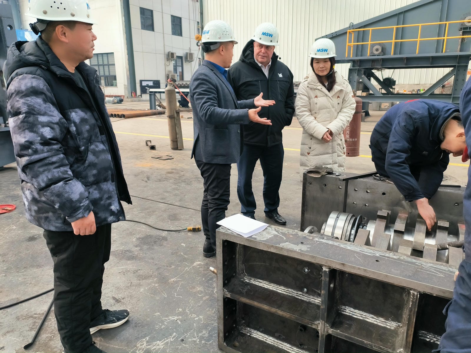 Australian Client Visits Factory for Inspection and Collaboration
